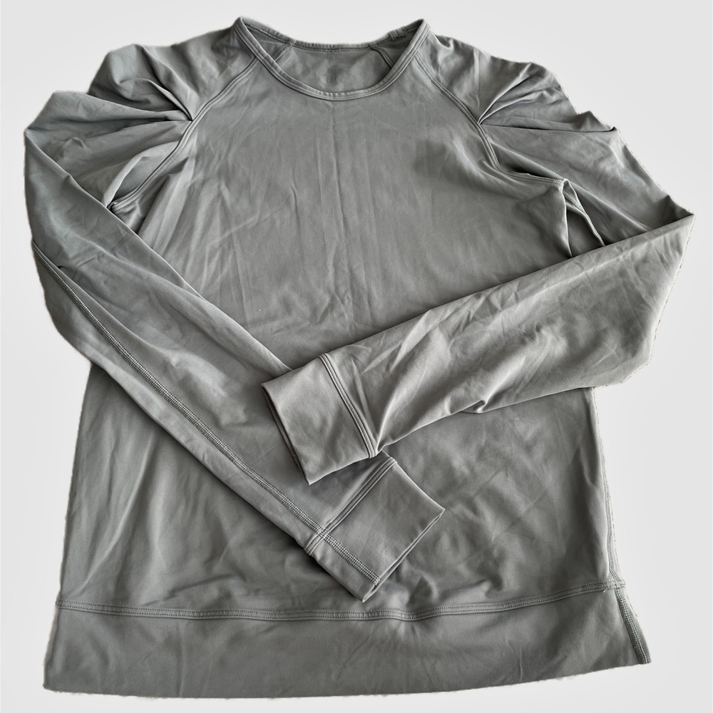 Lululemon long sleeve workout top size 4